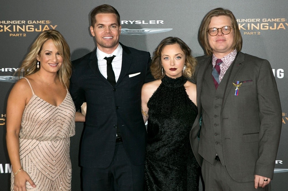 Jenn Brown;Wes Chatham;Kira Sternbach;Elden Henson;<br>Premiere of Lionsgate's The Hunger Games: Mockingjay, Part 2 - Arrivals