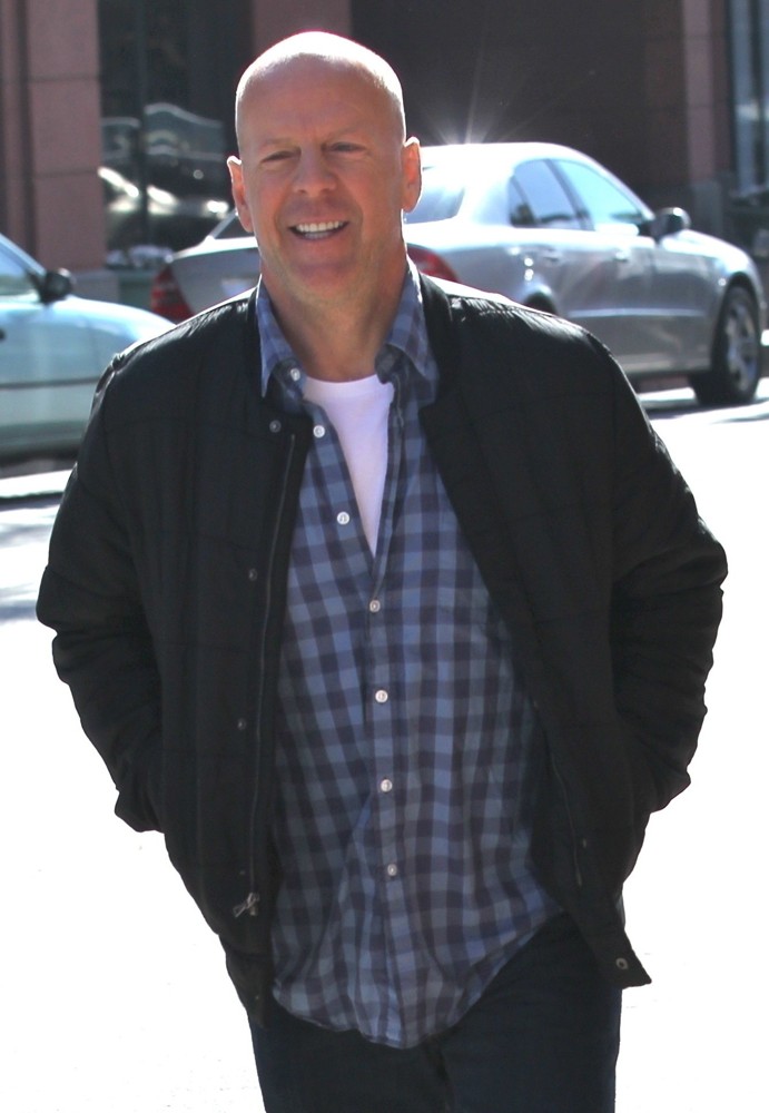 Bruce Willis;<br>Bruce Willis Shows Signs of Discomfort as He Leaves A Medical Building