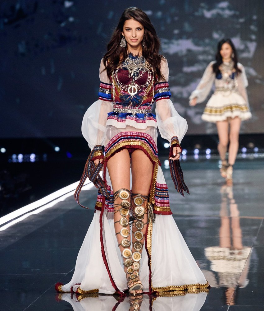 2017 Victoria’s Secret Fashion Show - Runway - Picture 62