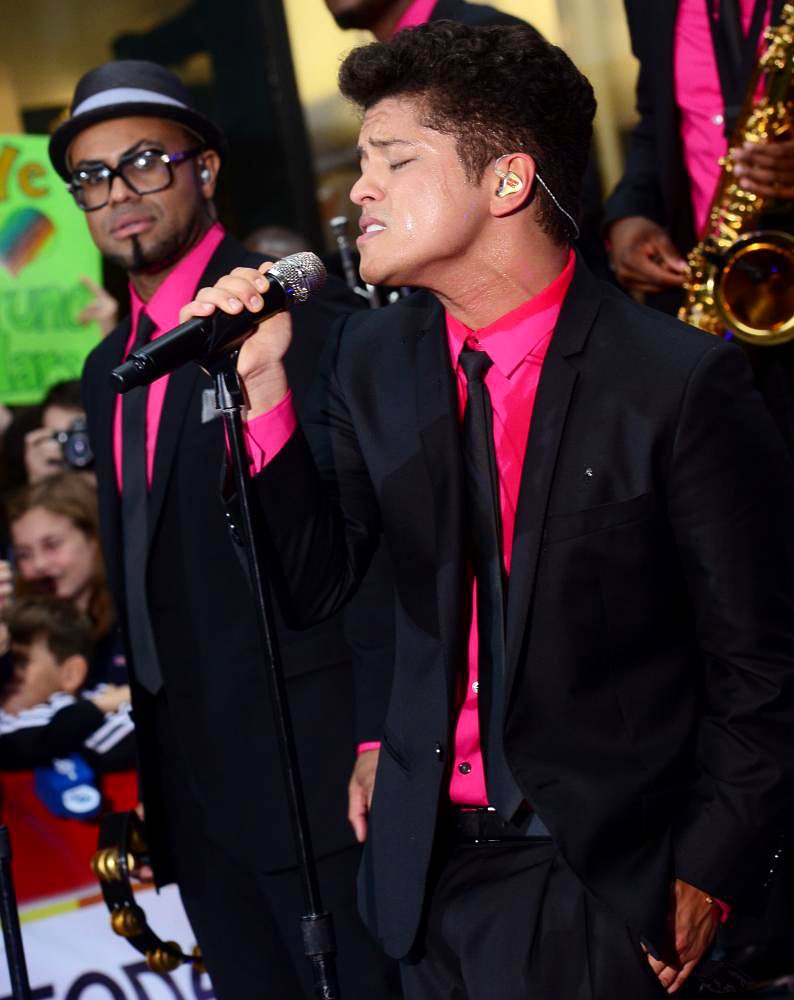 Bruno Mars Picture 52 Bruno Mars Performing Live as Part of The Today