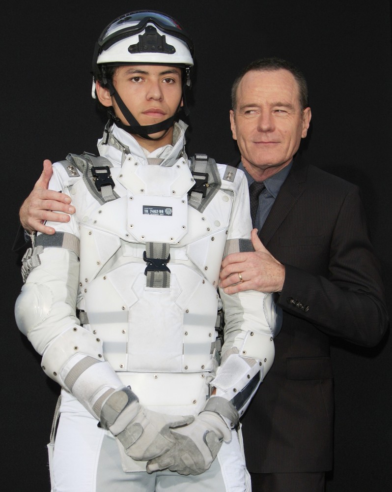 Bryan Cranston Picture 34 Los Angeles Premiere of Total Recall