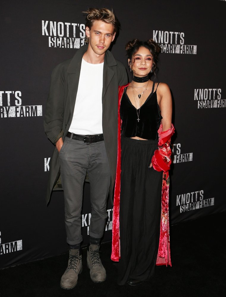 2016 Knott's Scary Farm Black Carpet Party - Arrivals