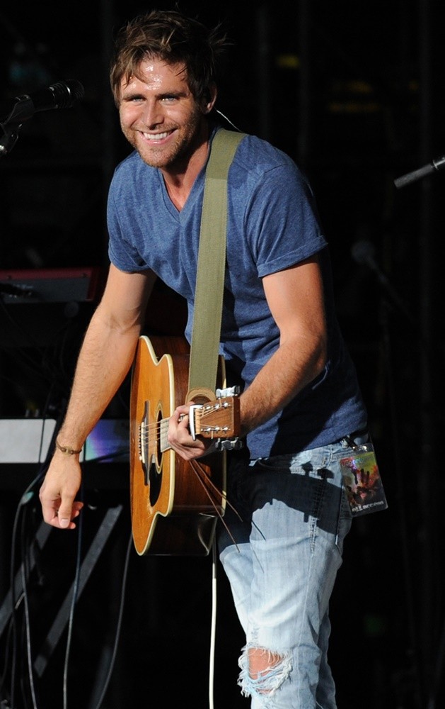 Canaan Smith Performing During The In Your Hands Tour