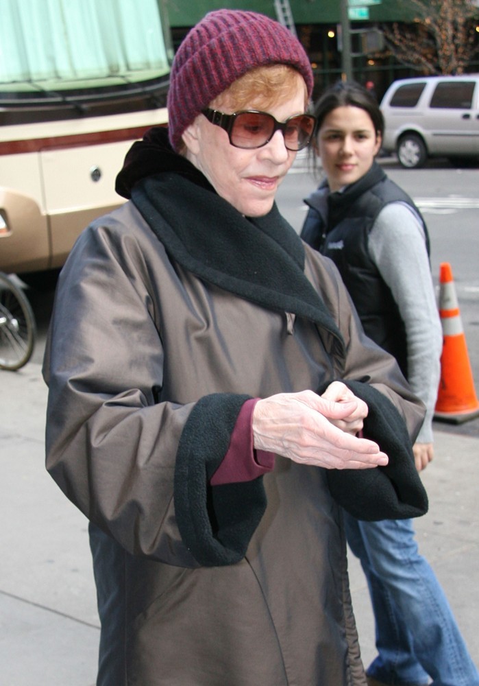 Carol Burnett;<br>Carol Burnett Filming Scenes for Law and Order: Special Victims Unit