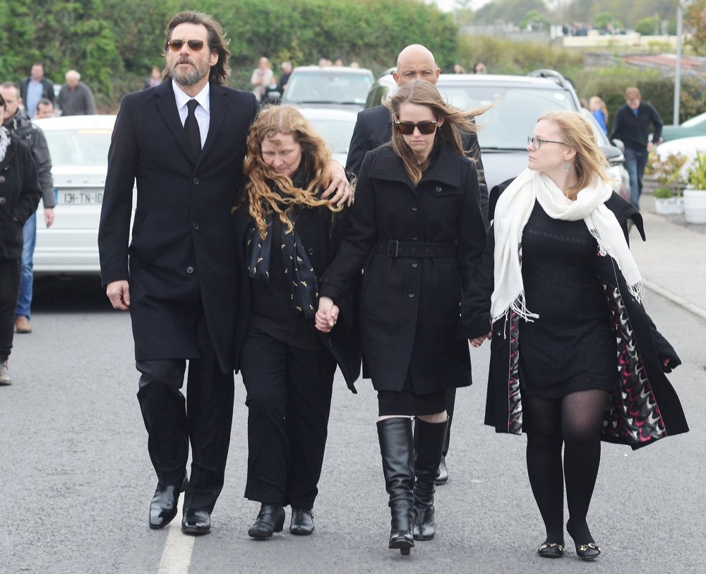 Jim Carrey à la messe funèbre de Cathriona White, le visage grave et ému