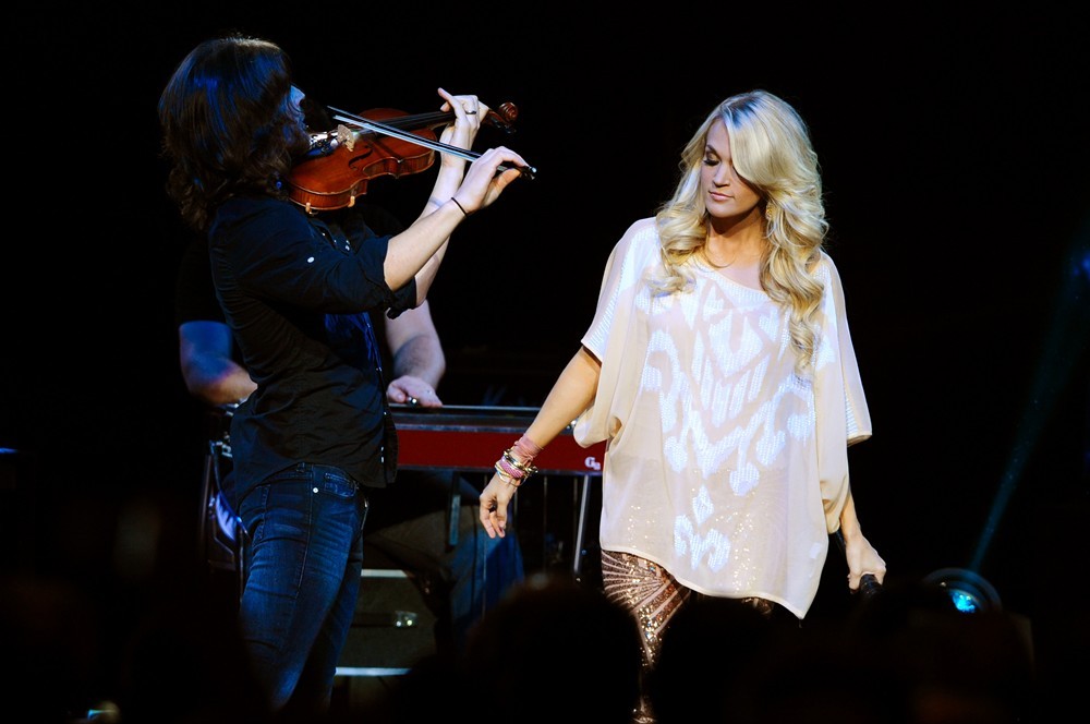 Carrie Underwood;<br>Carrie Underwood Performing Live in Concert