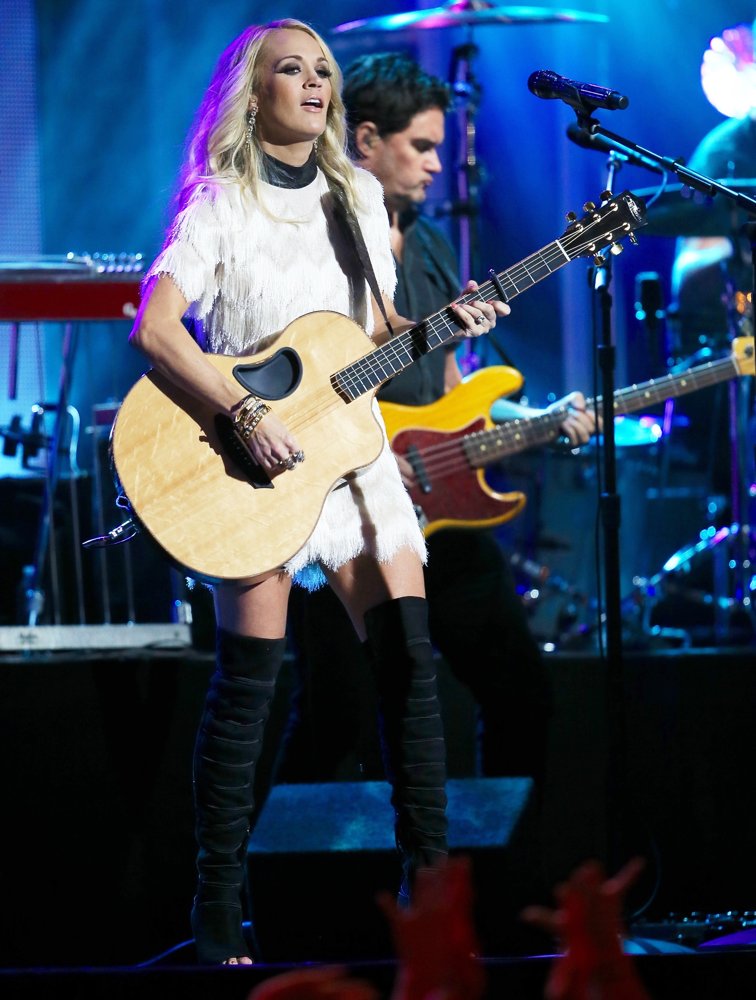 Carrie Underwood Picture 1 - Carrie Underwood Performing Live on Jimmy