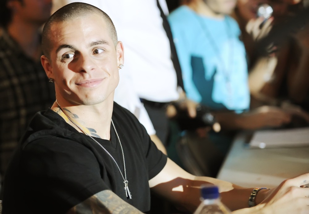 Casper Smart;<br>Casper Smart Signs Autographs