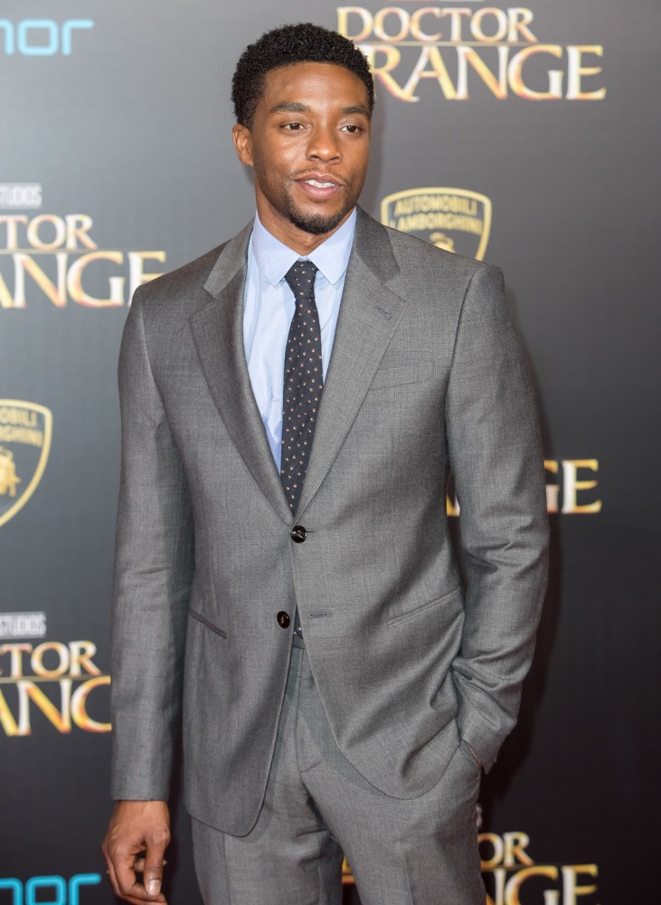 Premiere of Disney and Marvel Studios' Doctor Strange - Arrivals