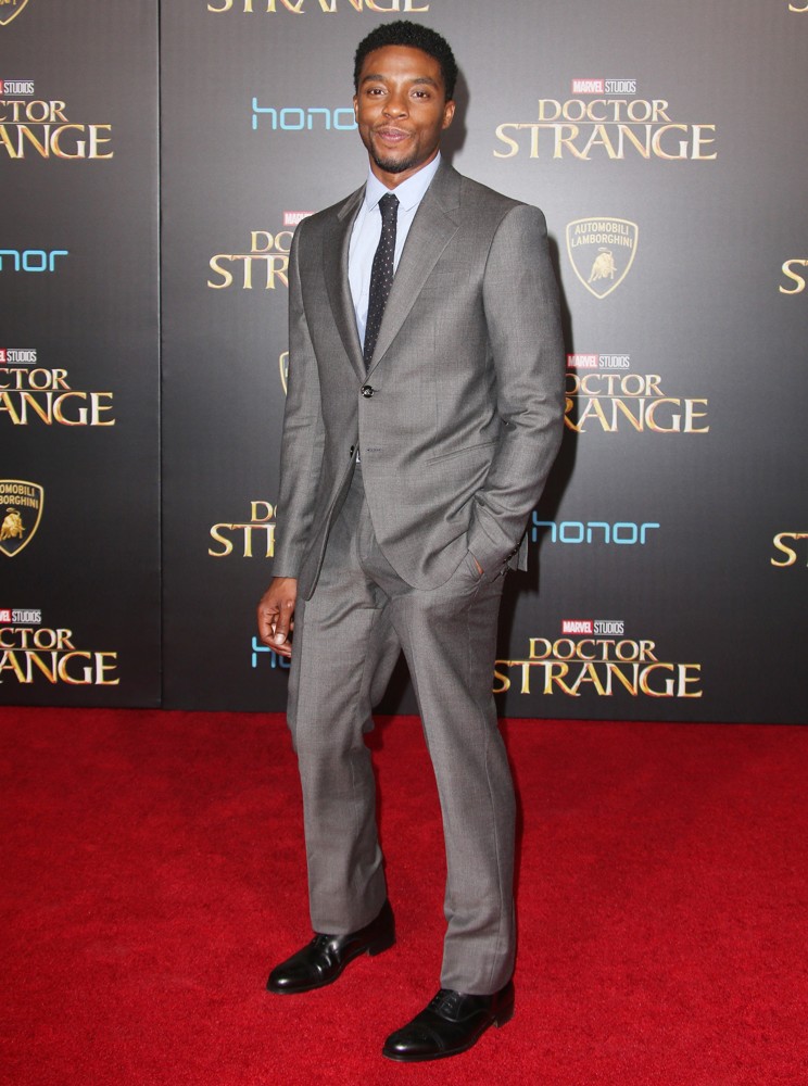 Premiere of Disney and Marvel Studios' Doctor Strange - Arrivals