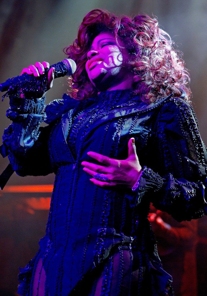 Chaka Khan Performing