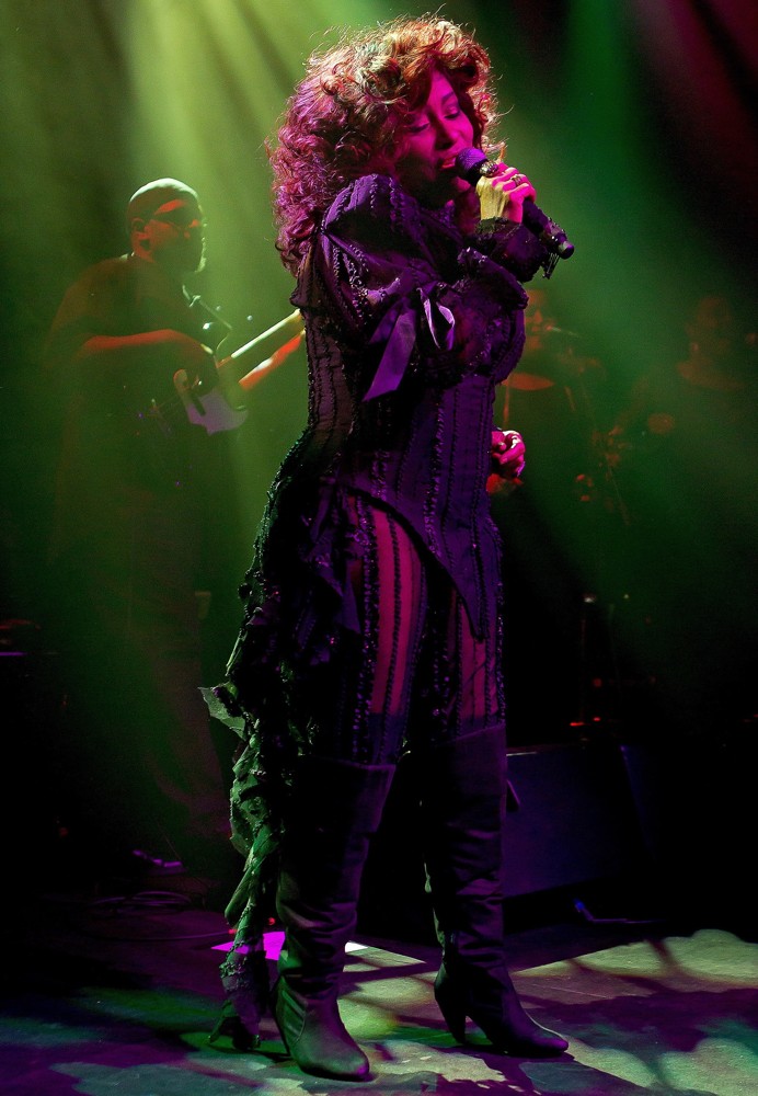 Chaka Khan;<br>Chaka Khan Performing