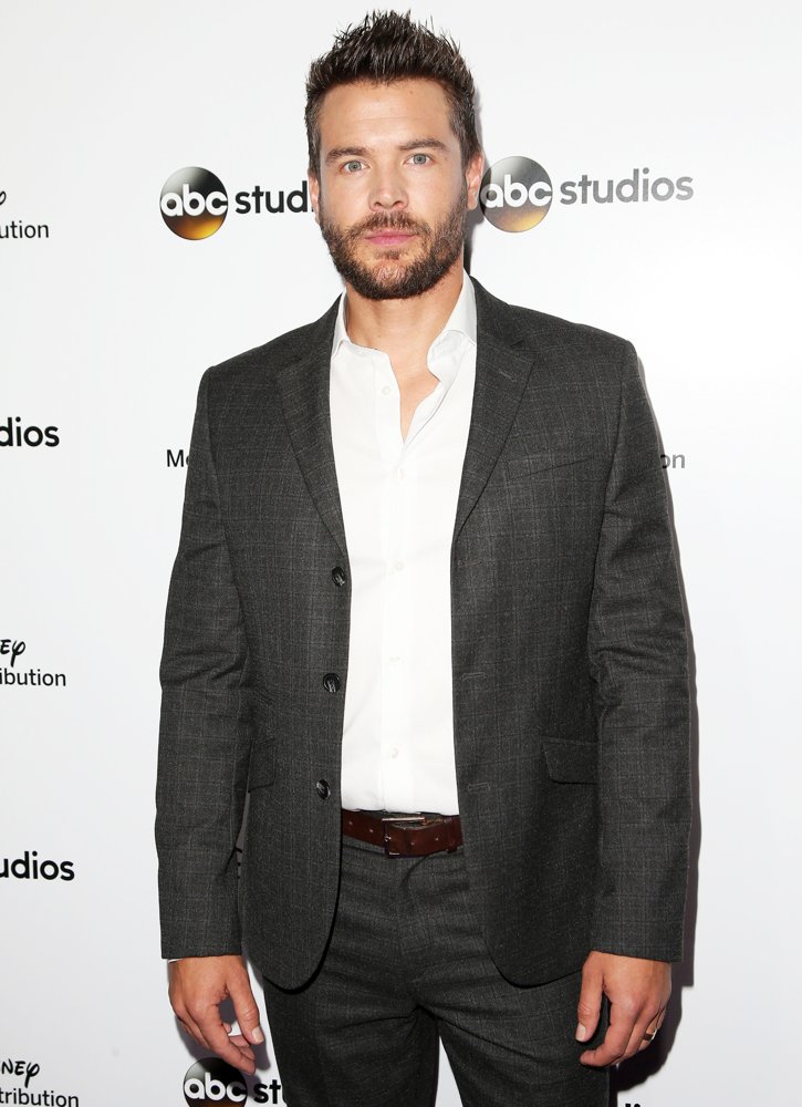 Charlie Weber Picture 1 - The 2015 Disney Media Distribution ...