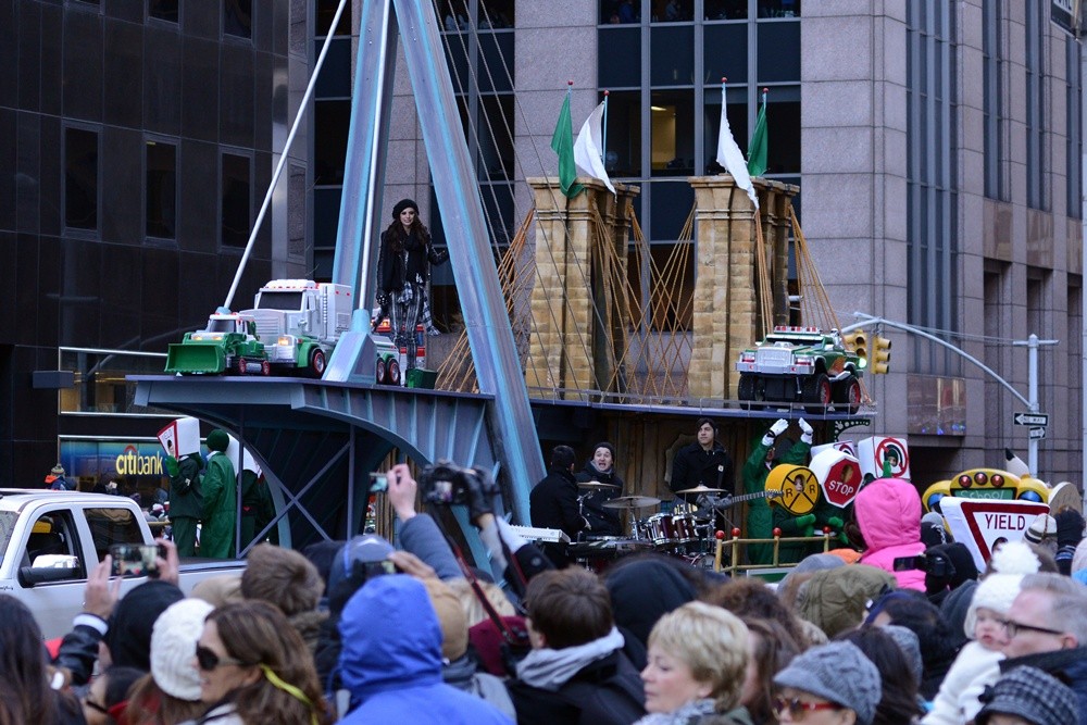 Cher Lloyd Picture 143 87th Macy's Thanksgiving Day Parade