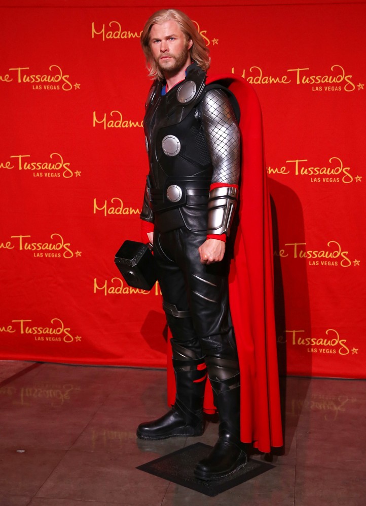 chris hemsworth figure