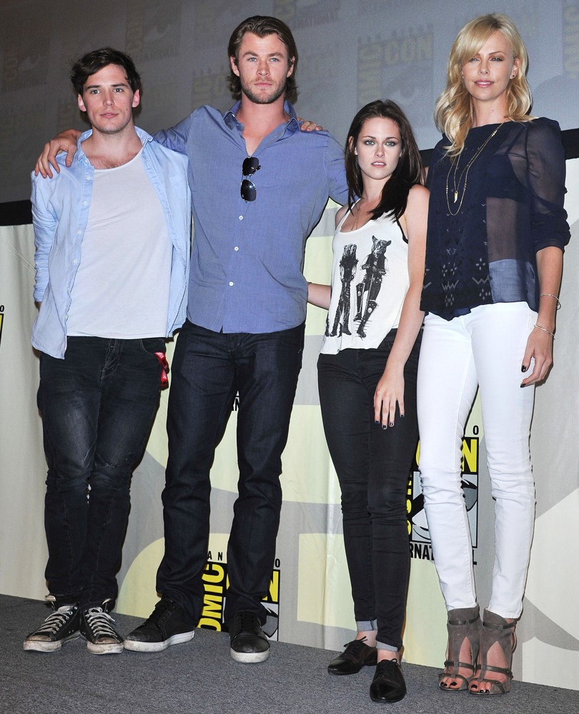 Sam Claflin;Chris Hemsworth;Kristen Stewart;Charlize Theron;<br>Comic Con 2011 - Celebrities at The Convention Centre - The Snow White Panel