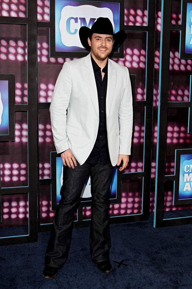 Chris Young;<br>2010 CMT Music Awards Blue Carpet Arrivals