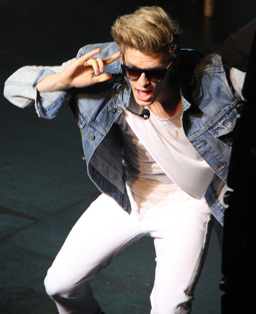 Cody Simpson Performs as Part of His Welcome to Paradise Tour