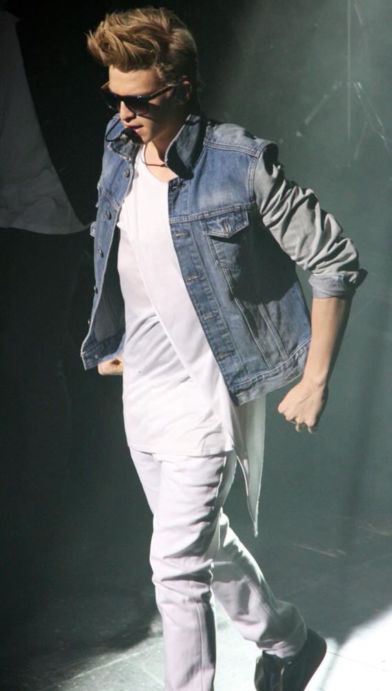 Cody Simpson;<br>Cody Simpson Performs as Part of His Welcome to Paradise Tour