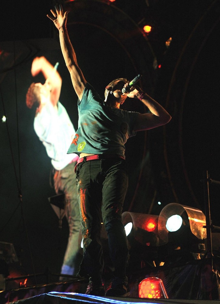 Chris Martin Picture 22 Coldplay Perform Live as Part of