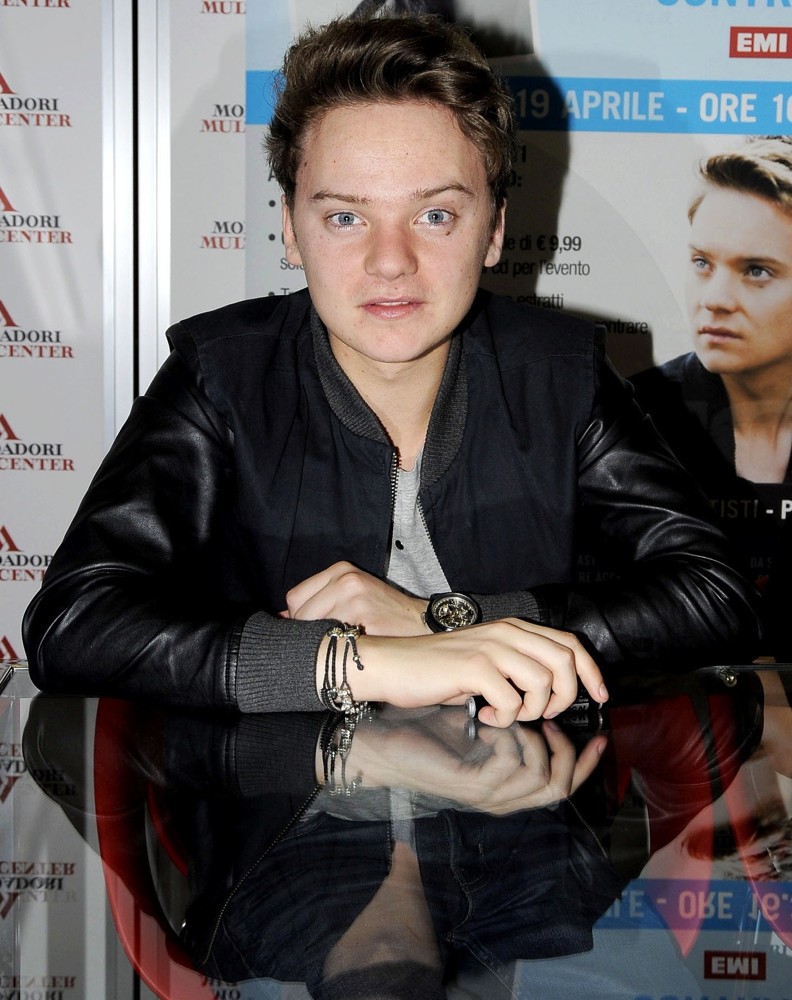 Conor Maynard Picture 33 - Conor Maynard Signs Copies of His Album