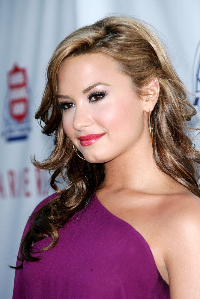 Demi Lovato;<br>Padres Contra El Cancer's 25th Anniversary Gala - Arrivals