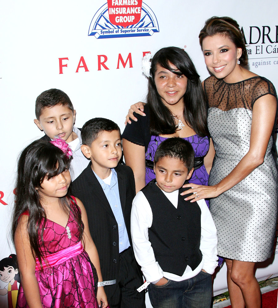 Eva Longoria;<br>Padres Contra El Cancer's 25th Anniversary Gala - Arrivals