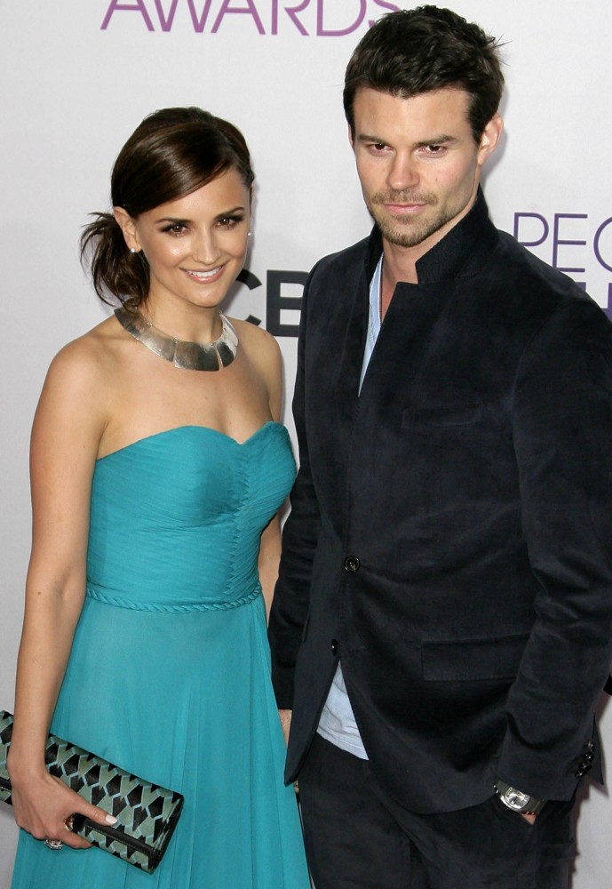 Rachael Leigh Cook;Daniel Gillies;<br>People's Choice Awards 2013 - Red Carpet Arrivals