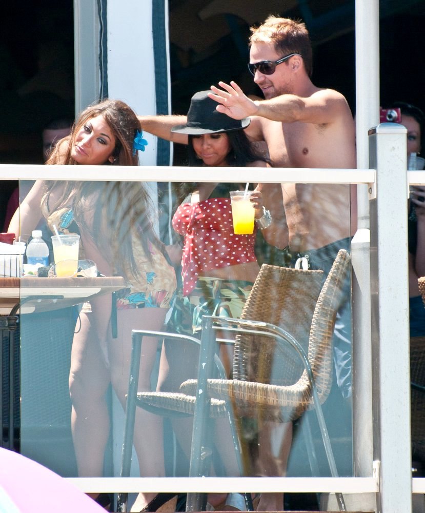 Deena Nicole;Snooki;<br>Jersey Shore Cast Members Left Their Shore House and Traveled to Nearby Point Pleasant Beach