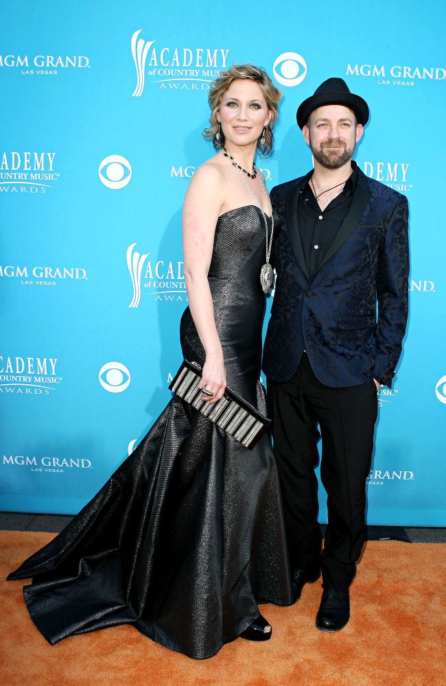 Sugarland;<br>The 45th Annual Academy of Country Music Awards