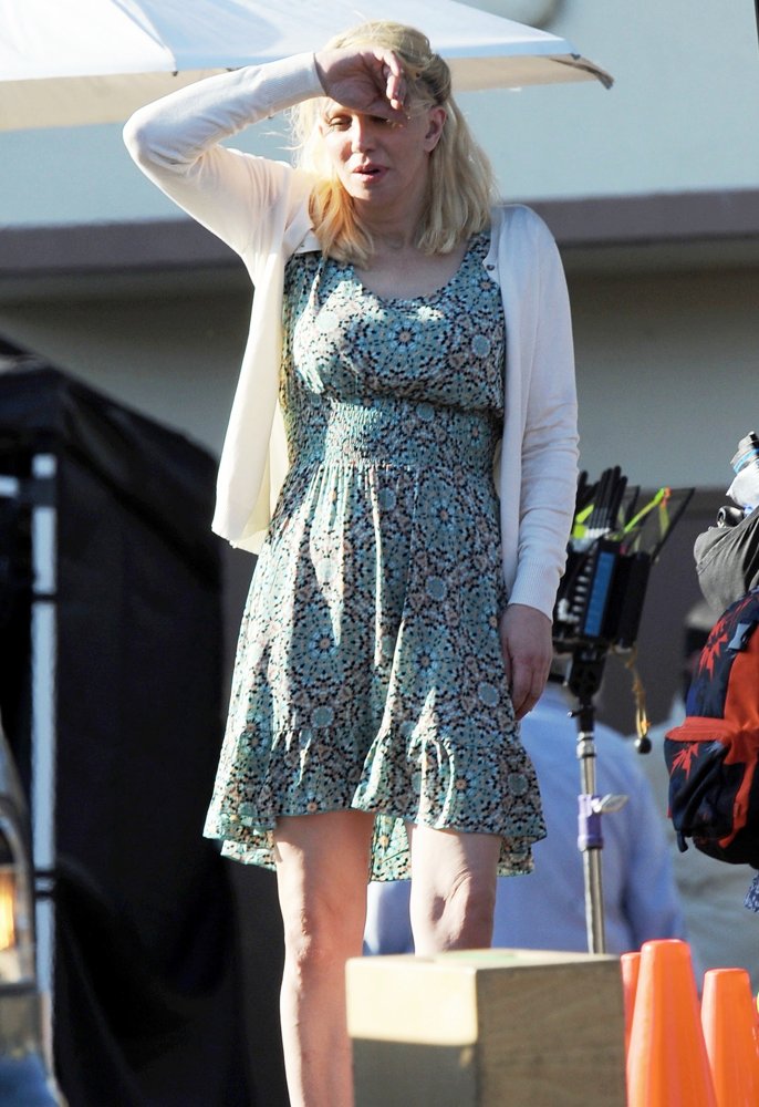 Courtney Love Picture 78 - On The Set of Sons of Anarchy