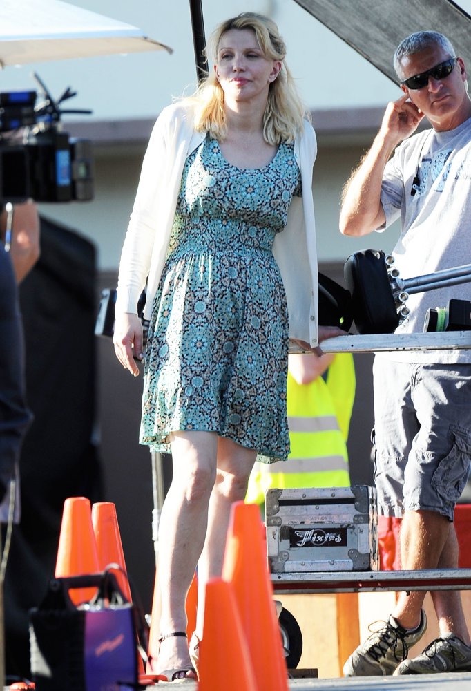 Courtney Love Picture 81 - On The Set of Sons of Anarchy
