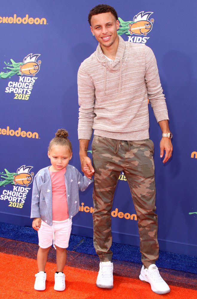 Steph Curry Kids : Stephen Curry Family: 7 Photos You Need to See : The restaurateur shared poolside photos with the nba star amid their vacation!