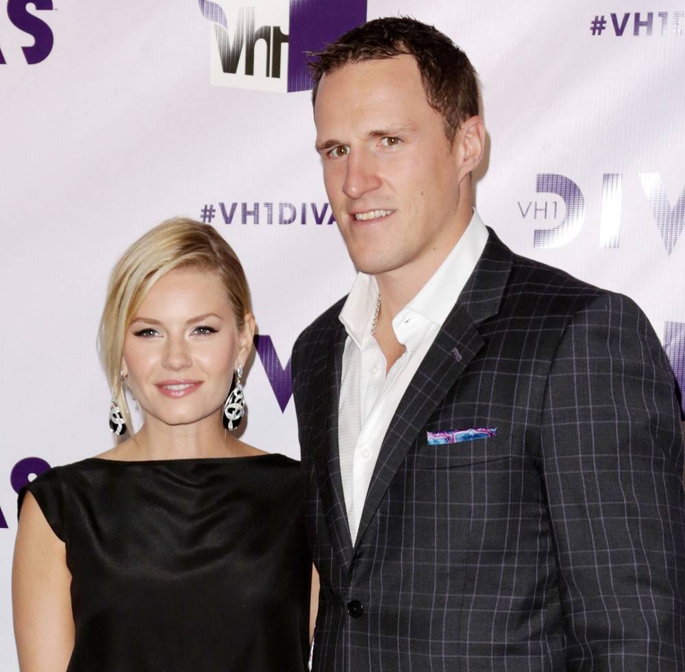 Elisha Cuthbert;Dion Phaneuf;<br>VH1 Divas 2012
