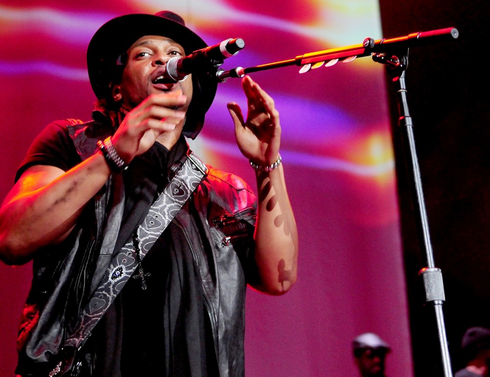 D'Angelo Picture 1 - D'Angelo Performs Live as Part of The Liberation Tour