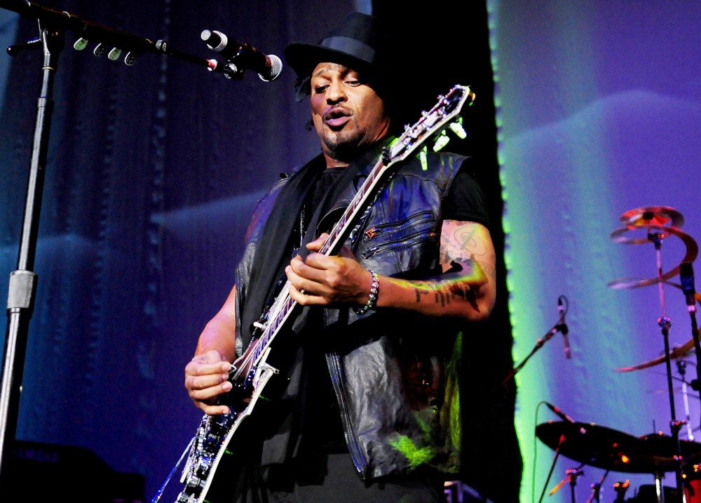 D'Angelo;<br>D'Angelo Performs Live as Part of The Liberation Tour