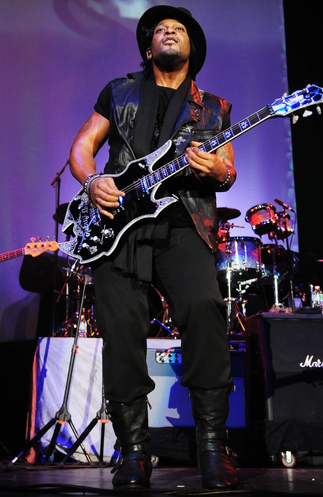 D'Angelo;<br>D'Angelo Performs Live as Part of The Liberation Tour