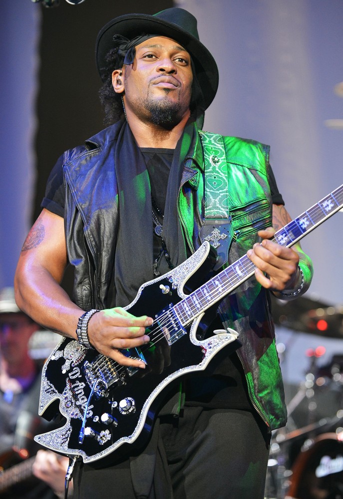 D'Angelo;<br>D'Angelo Performs Live as Part of The Liberation Tour