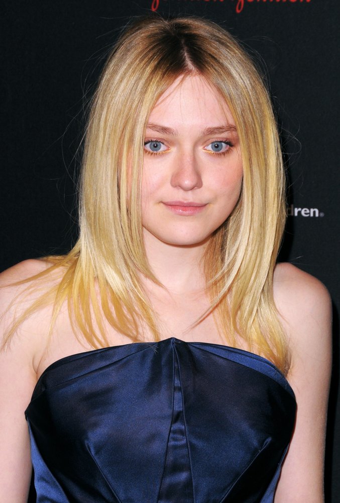 Dakota Fanning;<br>2nd Annual Save The Children Illumination Gala - Red Carpet Arrivals