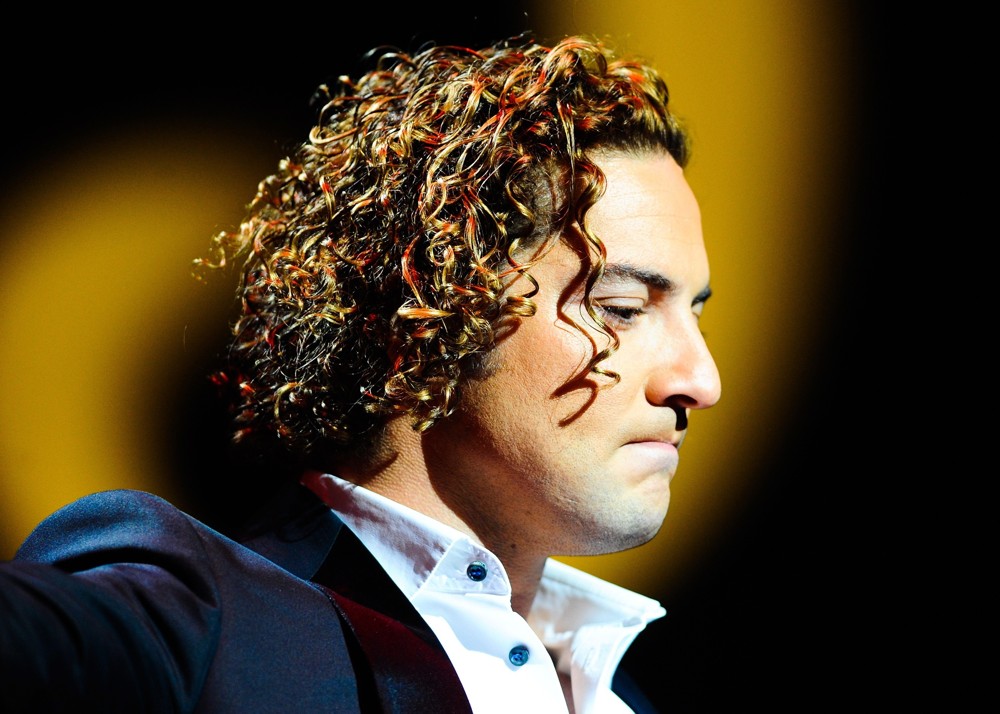 David Bisbal Performs