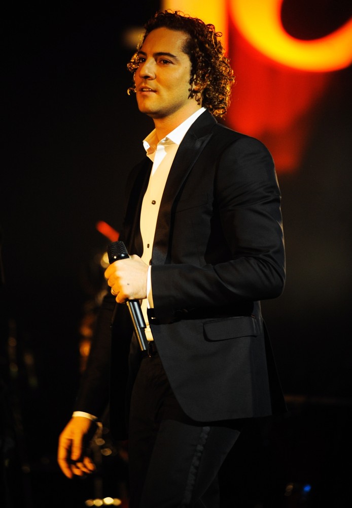 David Bisbal;<br>David Bisbal Performs