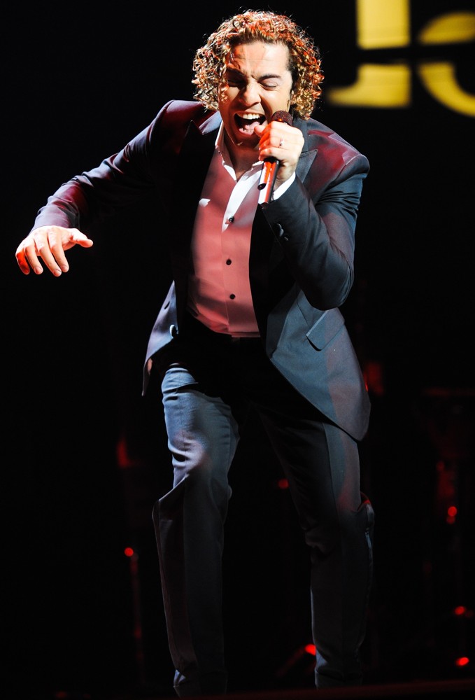 David Bisbal;<br>David Bisbal Performs