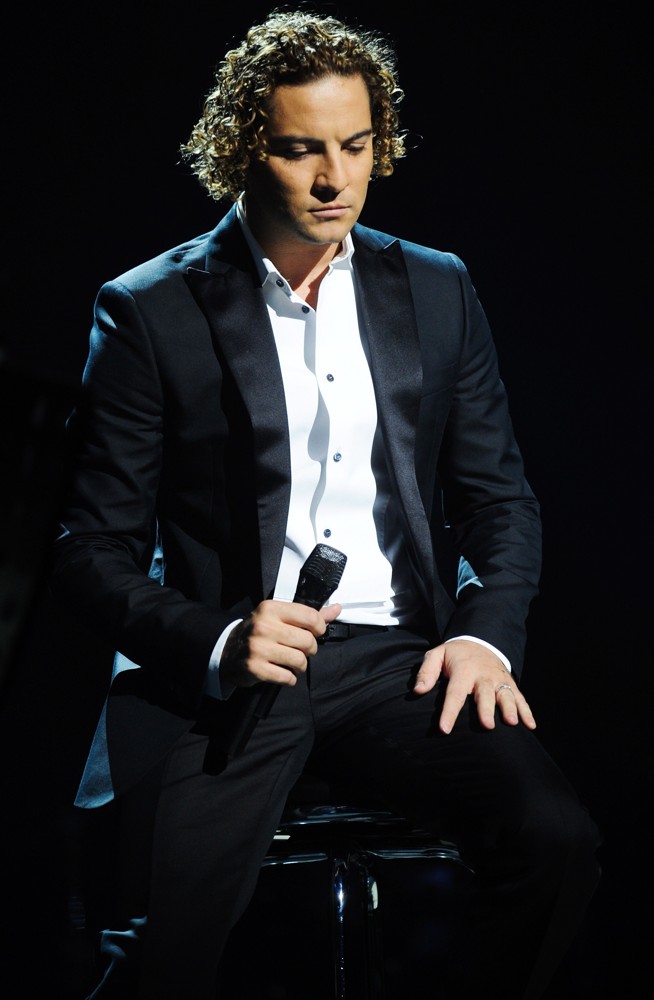 David Bisbal;<br>David Bisbal Performs