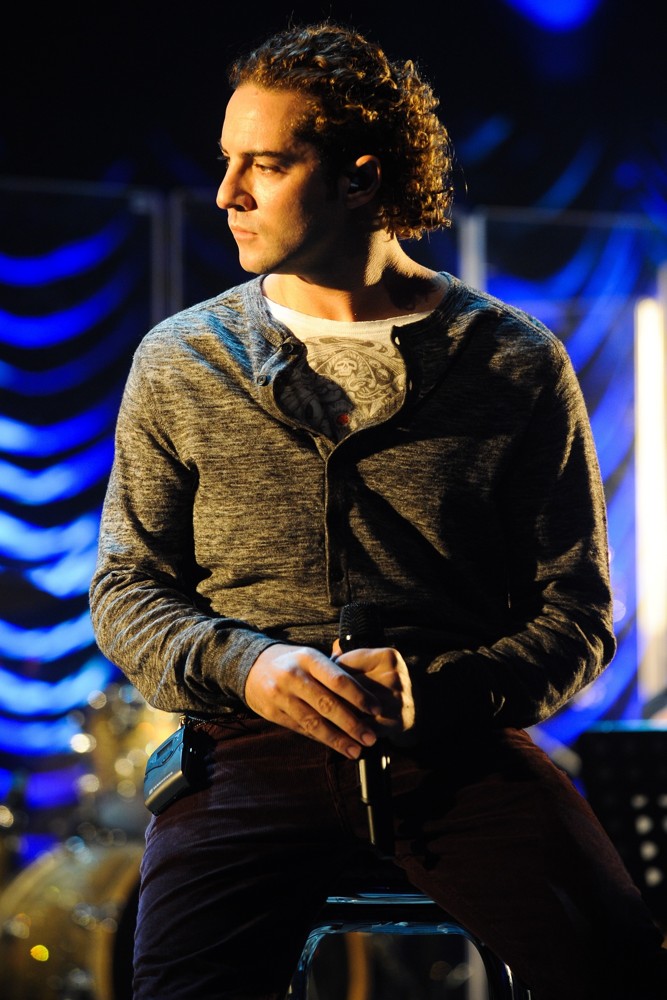 David Bisbal;<br>David Bisbal Performs