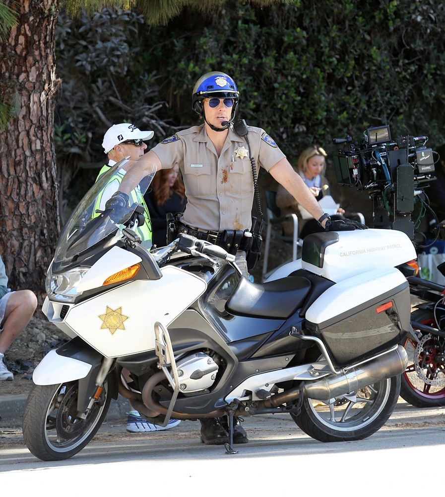 Celebrity Drive CHIPS Star Dax Shepard Design Corral