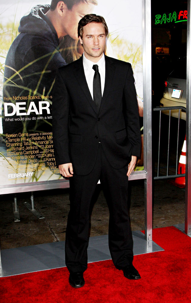 Scott Porter;<br>The Los Angeles Premiere of 'Dear John' - Arrivals