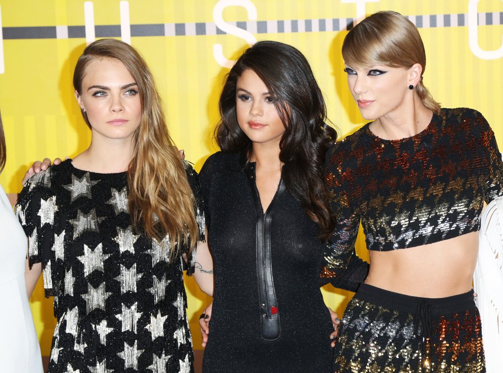 Cara Delevingne;Selena Gomez;Taylor Swift;<br>2015 MTV Video Music Awards - Arrivals