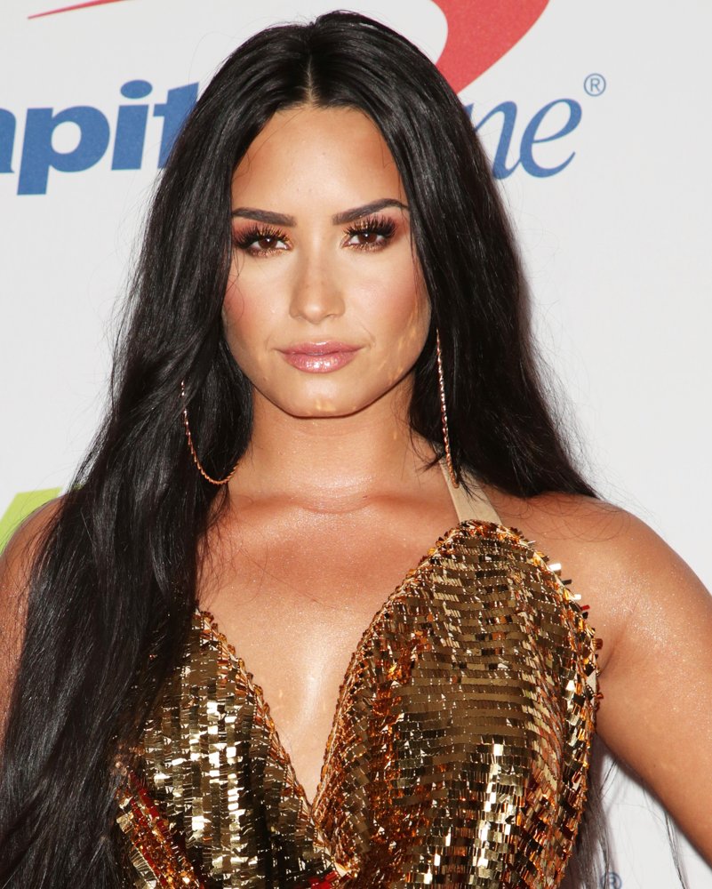 102.7 KIIS FM's Jingle Ball 2017 - Arrivals