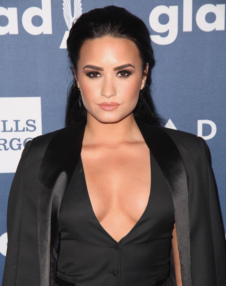 Demi Lovato;<br>The 27th Annual GLAAD Media Awards - Arrivals