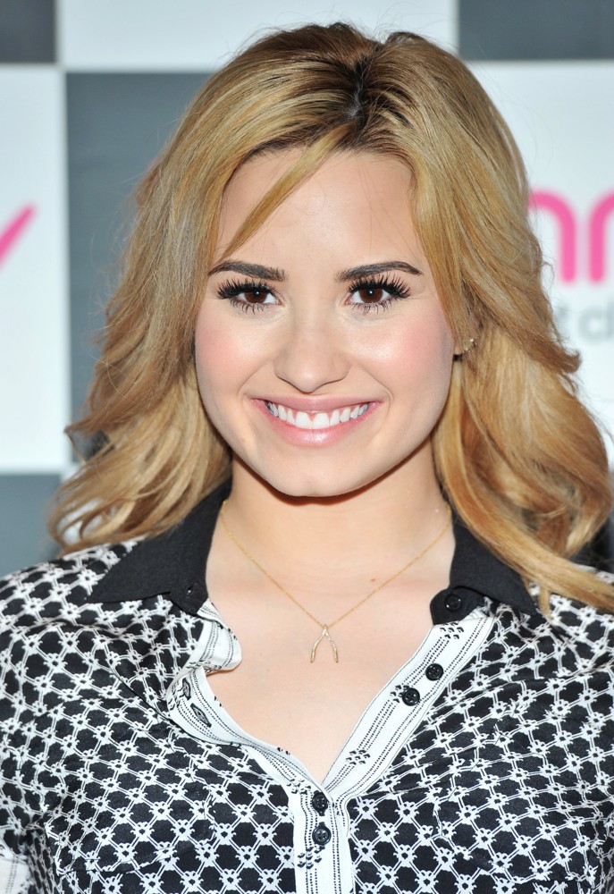 Demi Lovato;<br>Demi Lovato Meets Fans and Sign Copies of Album Demi